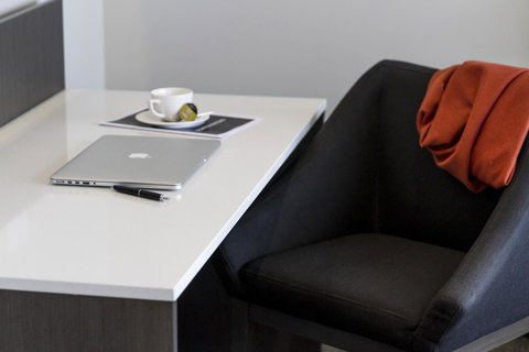 Abode Woden - Accommodation NT 23