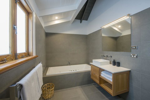 Beach Huts Middleton - NT Tourism 6