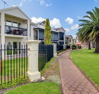Port Adelaide Harbourside House - NT Tourism