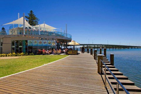 Lakeside Waterfront Apartment The Entrance - Accommodation NT 40