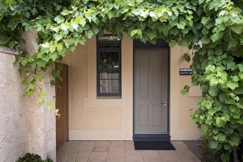 The Louise - Accommodation NT 34