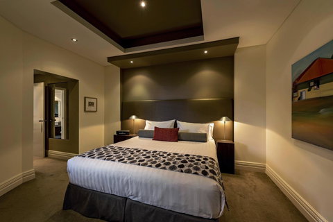 The Louise - Accommodation NT 12