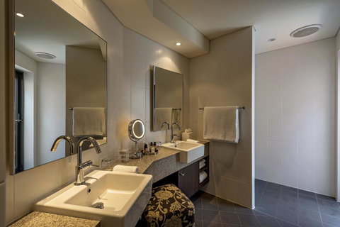 The Louise - Accommodation NT 13