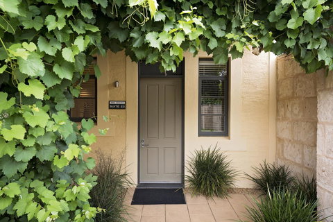 The Louise - Accommodation NT 5