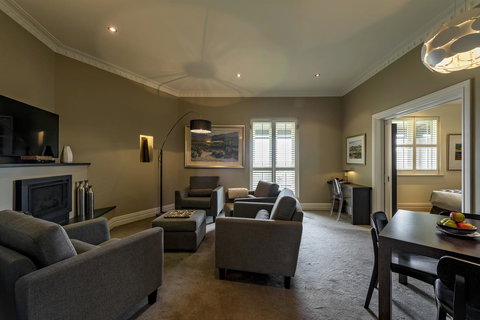 The Louise - Accommodation NT 8