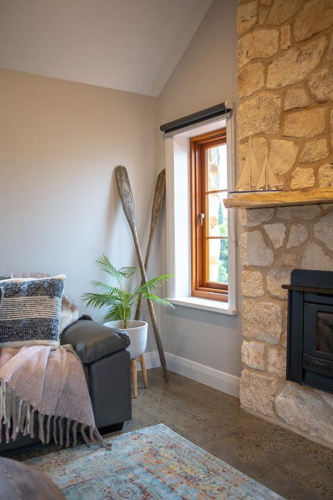 Lucy's Cottage - Accommodation NT 8