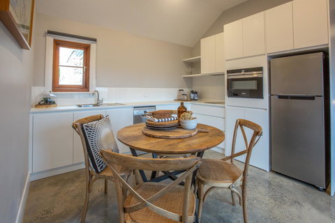 Lucy's Cottage - Accommodation NT 10