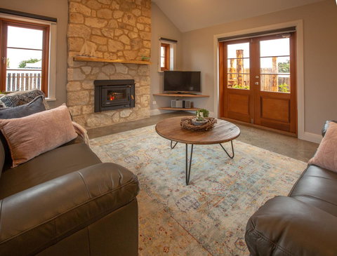 Lucy's Cottage - Accommodation NT 7