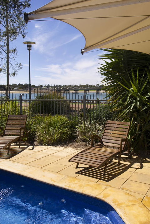 Majestic Oasis Apartments - Accommodation NT 13