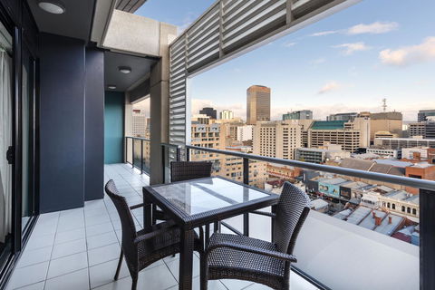 Oaks Adelaide Horizons Suites - NT Tourism 2