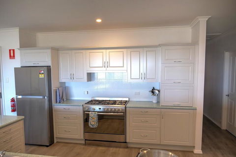 Emu Bay Holiday Homes - Accommodation NT 22