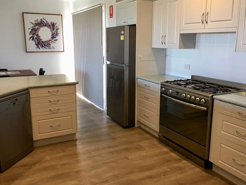 Emu Bay Holiday Homes - Accommodation NT 29