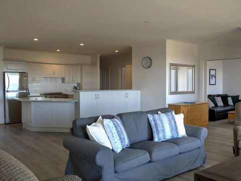 Emu Bay Holiday Homes - Accommodation NT 15