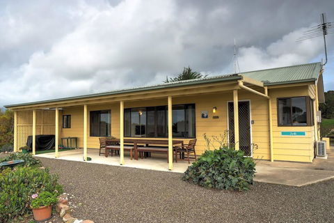 Emu Bay Holiday Homes - Accommodation NT 8