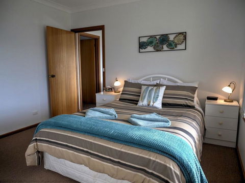 Emu Bay Holiday Homes - Accommodation NT 11