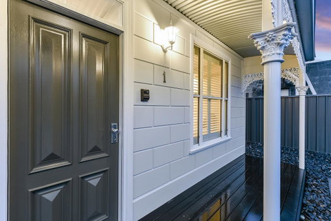 Aloha Central Luxury Apartments - Accommodation NT 22