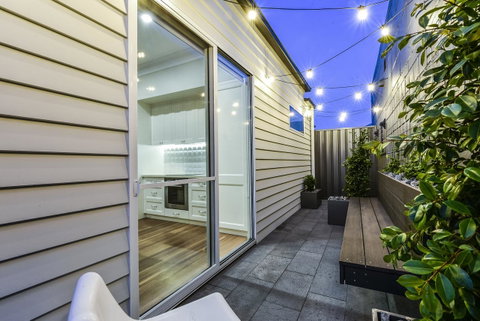 Aloha Central Luxury Apartments - Accommodation NT 13