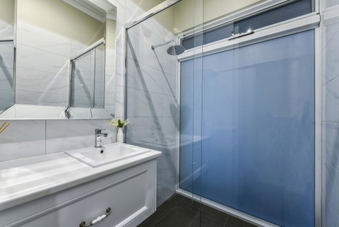 Aloha Central Luxury Apartments - Accommodation NT 18