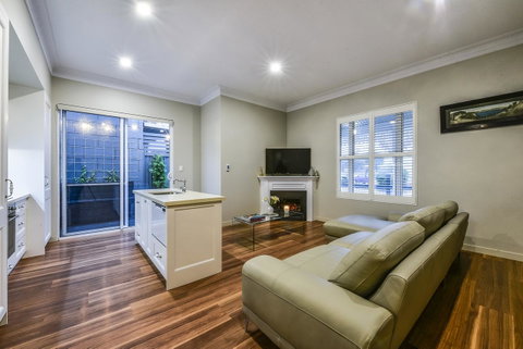 Aloha Central Luxury Apartments - Accommodation NT 3