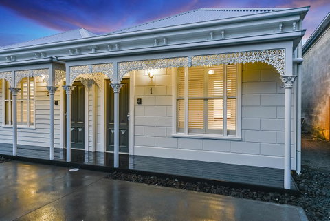 Aloha Central Luxury Apartments - Accommodation NT 1