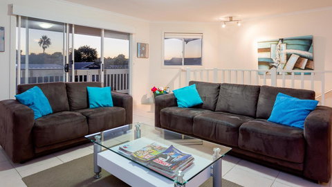 Rocks Beach House Victor Harbor - Accommodation NT 5
