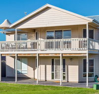 Rocks Beach House Victor Harbor - Accommodation NT