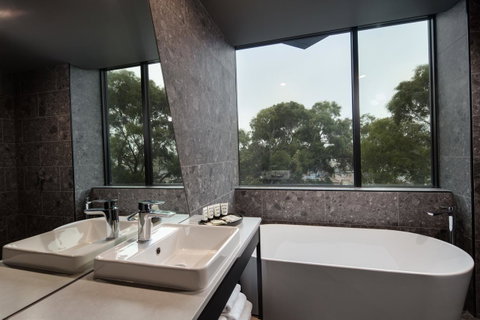 Marion Hotel - Accommodation NT 44