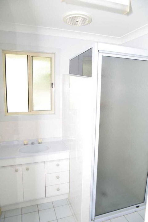 Bellhaven 1, 17 Willow Street - Accommodation NT 5
