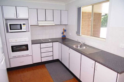 Bellhaven 1, 17 Willow Street - Accommodation NT 0