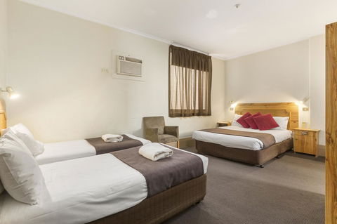 Adelaide Paringa - Accommodation NT 6