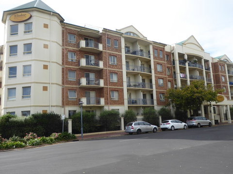Adelaide City Apartment - 3br, 2bath & Carpark - Accommodation NT 0