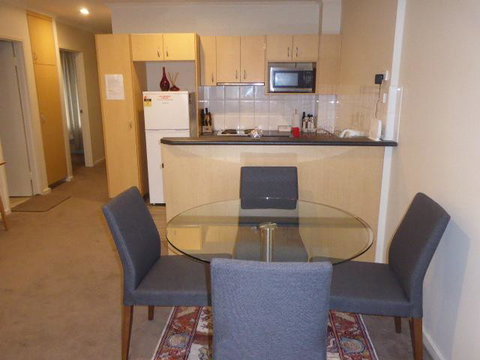 Adelaide City Apartment - 3br, 2bath & Carpark - Accommodation NT 4