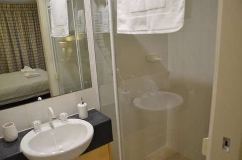 Adelaide City Apartment - 3br, 2bath & Carpark - Accommodation NT 13