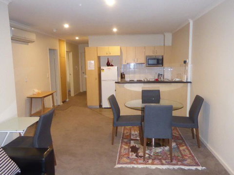 Adelaide City Apartment - 3br, 2bath & Carpark - Accommodation NT 3