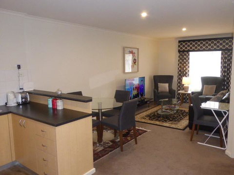 Adelaide City Apartment - 3br, 2bath & Carpark - Accommodation NT 6
