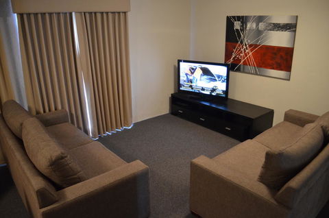 Arkana Motor Inn & Terrace Apartments - NT Tourism 4