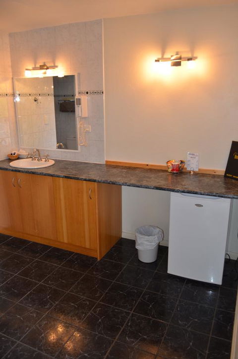 Arkana Motor Inn & Terrace Apartments - NT Tourism 37