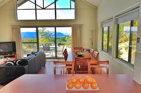 SkyView Villa - Accommodation NT 15
