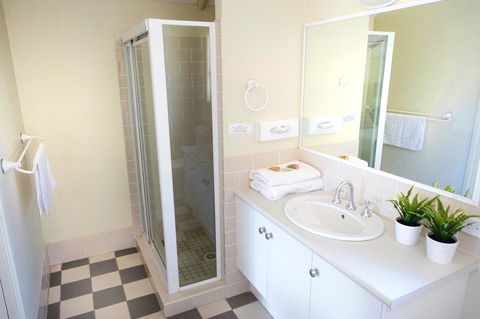 SkyView Villa - Accommodation NT 18