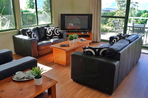 SkyView Villa - Accommodation NT 4