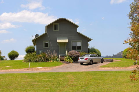 SkyView Villa - Accommodation NT 32