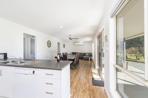 32 West B&B - Accommodation NT 18