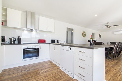 32 West B&B - Accommodation NT 17