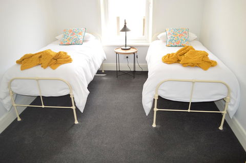 Two Cow Cottage Bed & Breakfast - NT Tourism 20