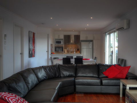 Home On Torrens - Accommodation NT 28