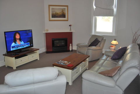 Jacaranda Cottage - Accommodation NT 2