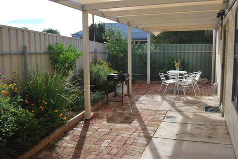 Jacaranda Cottage - Accommodation NT 5