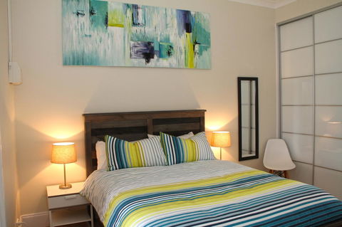Smugglers Inn Studio Apartments - NT Tourism 12