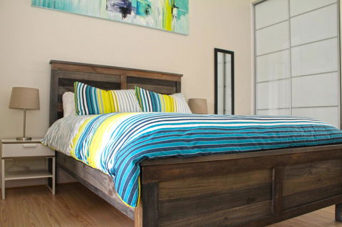 Smugglers Inn Studio Apartments - NT Tourism 13