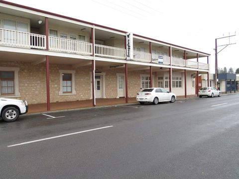 Smugglers Inn Studio Apartments - NT Tourism 10